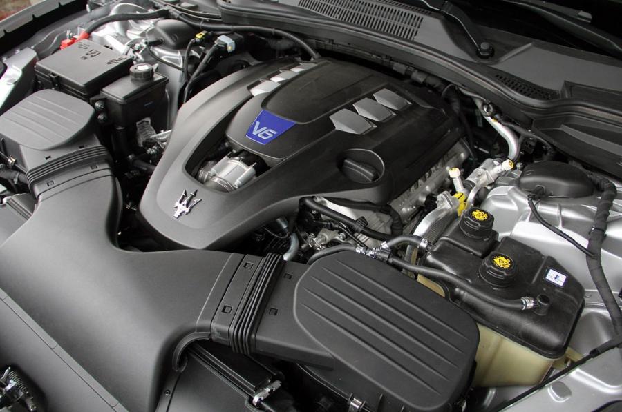  Maserati Quattroporte S Q4 2014 года  (фото 34 из 61)